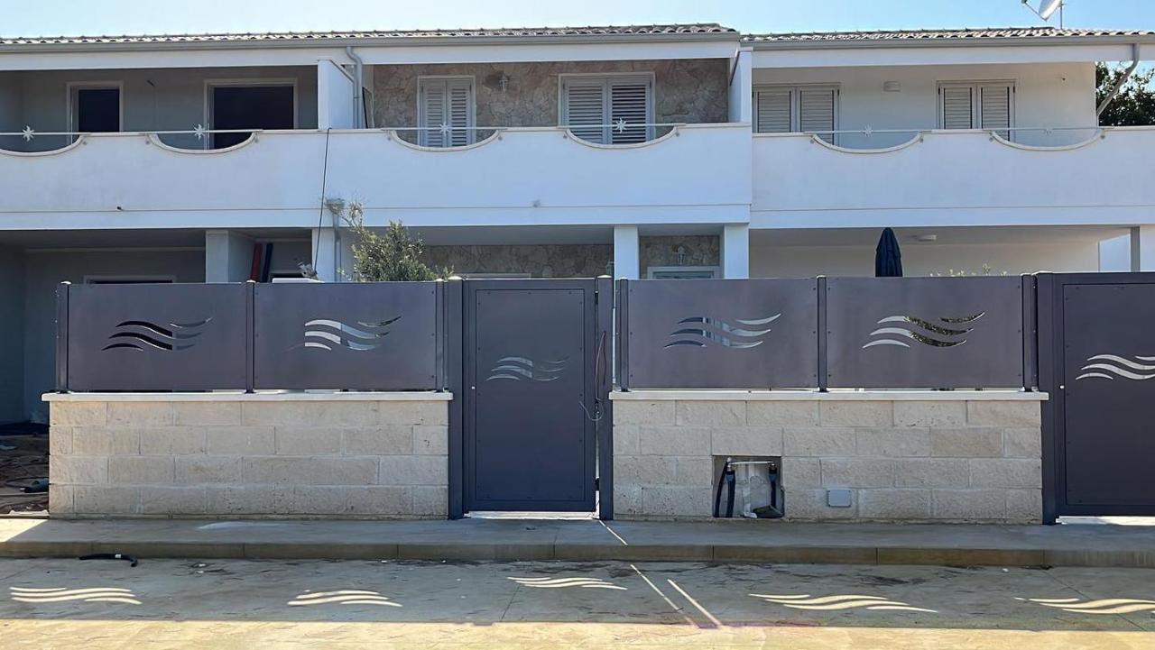 Residence Le Maree Porto Pino Exterior foto